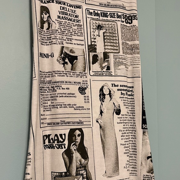 FASHION BRAND COMPANY 🛍️ stretchy halter dress backpages print NWT - Picture 2 of 5